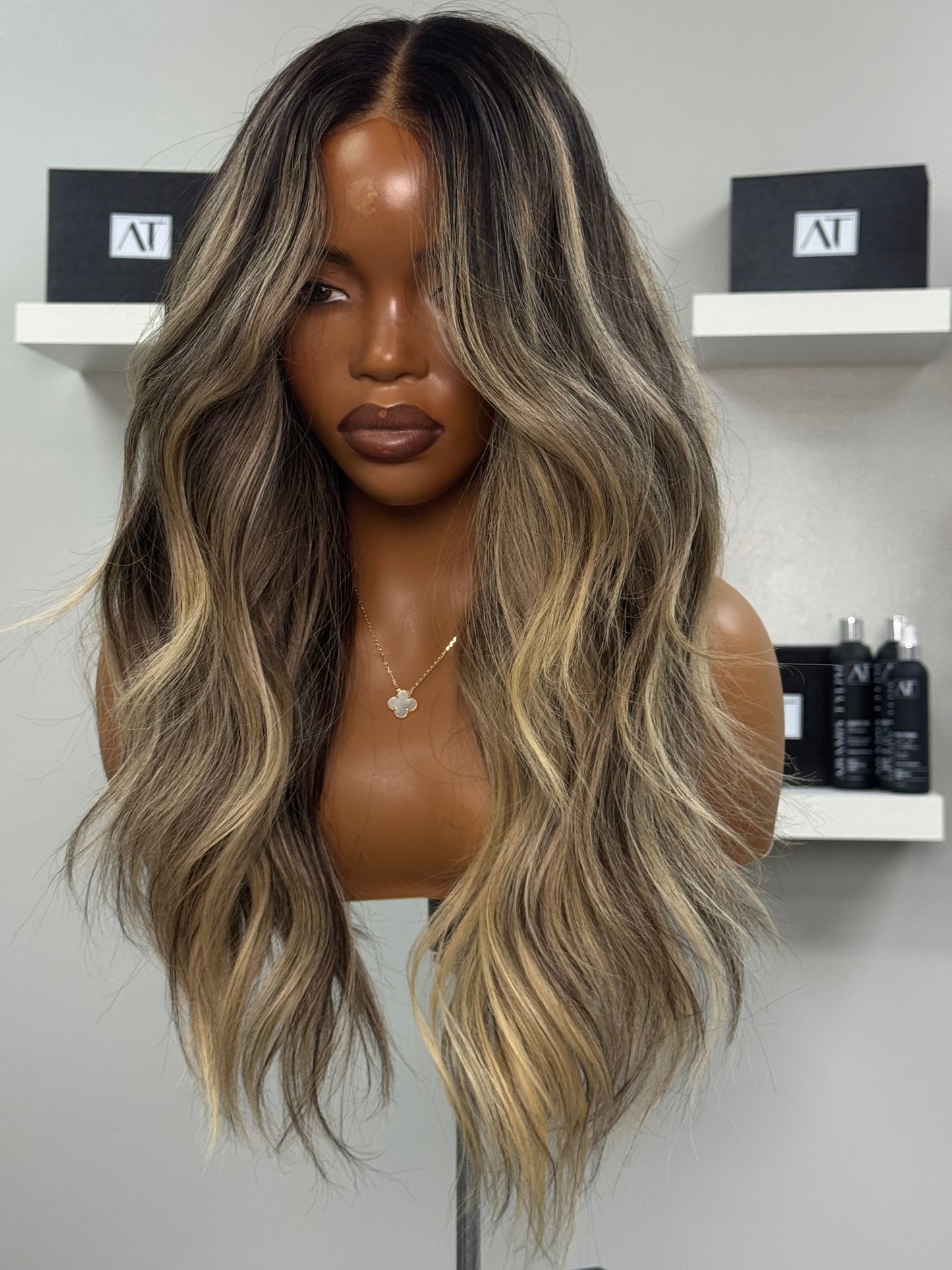 R2S Wig Closet 001 (medium)