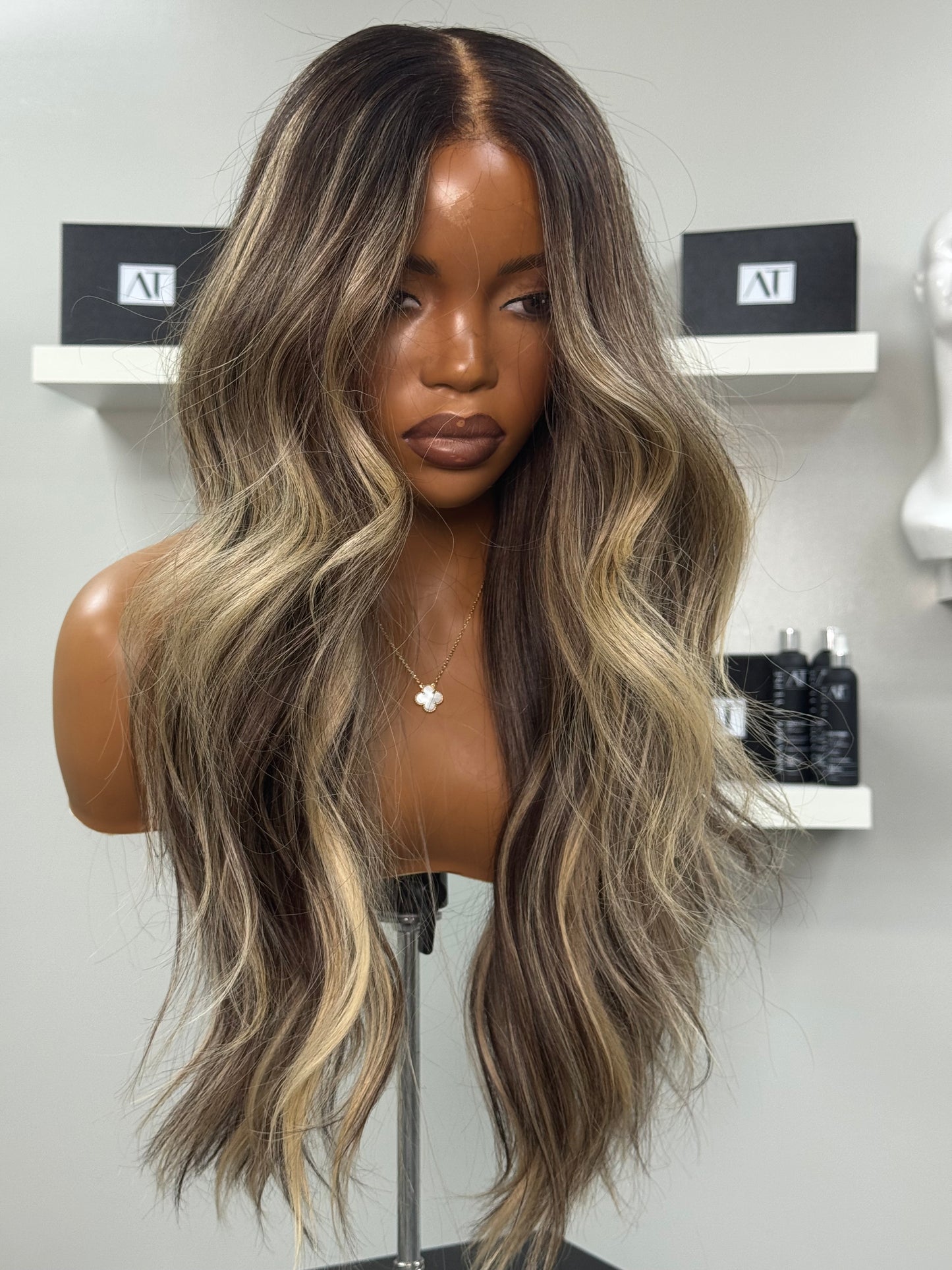 R2S Wig Closet 003 (medium)